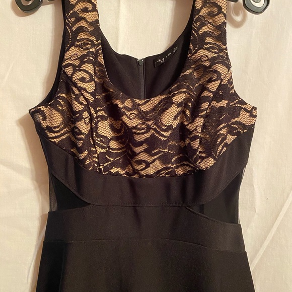 Peekaboo Party Dress - Picture 5 of 7